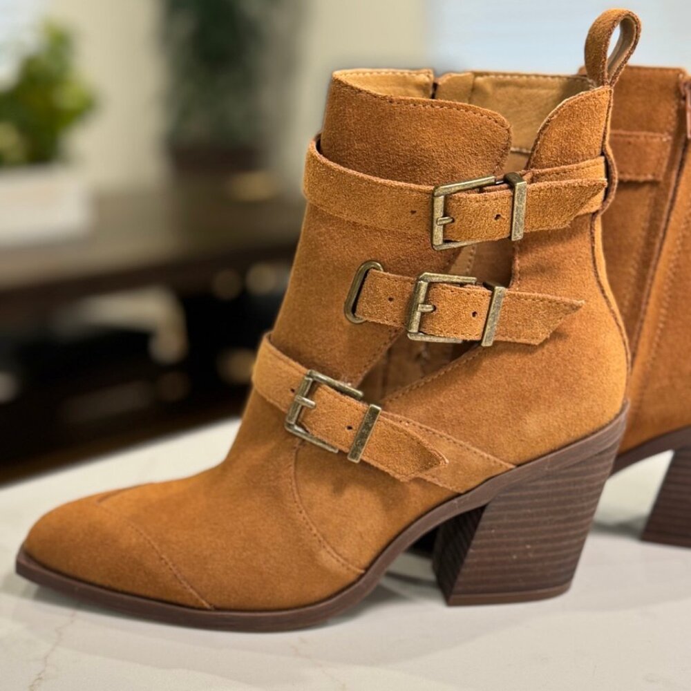 NWOT Crown Vintage Stralla Suede Ankle Boot